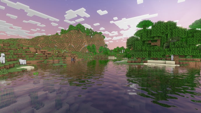 Um corpo d'água em frente a uma floresta montanhosa no servidor Minecraft.
