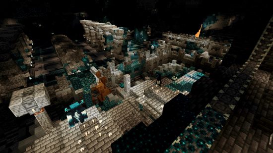 Minecraft seeds: Cidade Antiga perto do ponto de spawn - uma grande cidade antiga cheia de velas e lava.