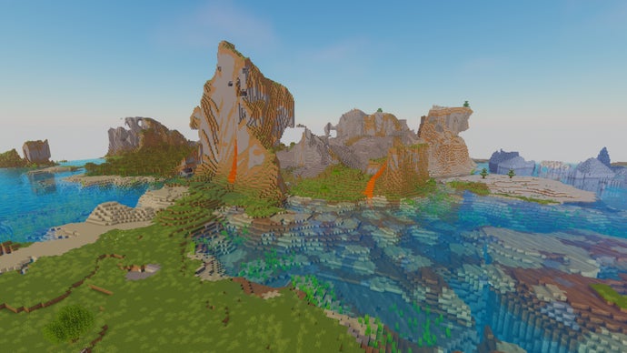 Uma paisagem de colinas extremas no servidor Minecraft cercada por água, com duas quedas de lava saindo dos penhascos.